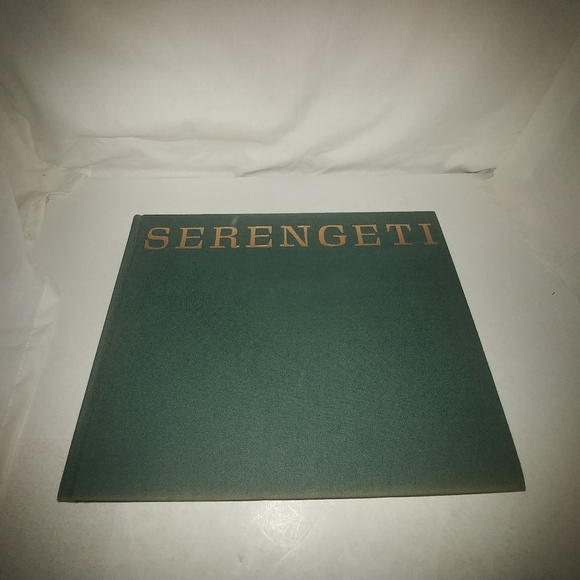 Serengeti: Natural Order on the African Plain by M - Picture 1 of 10